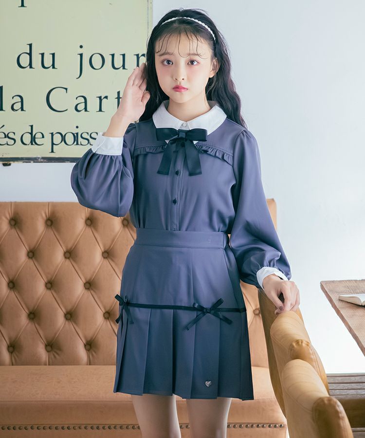 AZUL　かぐれ　バックリボンブラウス　ライトグレー極美品 かぐれ（カグレ）の「コットンシルクバックリボンブラウス（シャツ